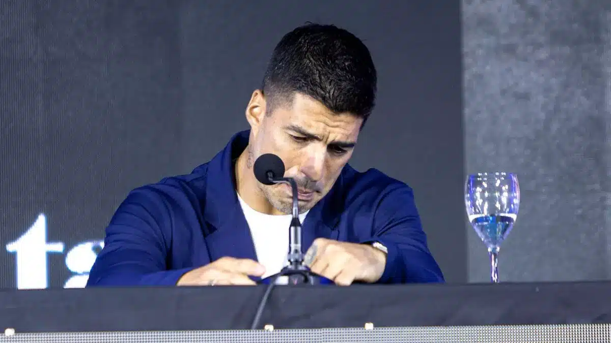 Luis Suarez in tears as he announces retirement from international football