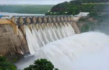 FG warns of flood risk as Cameroon begins water release of Lagdo Dam