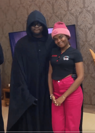 Watch Jadrolita's reaction as Kizz Daniel pecks her