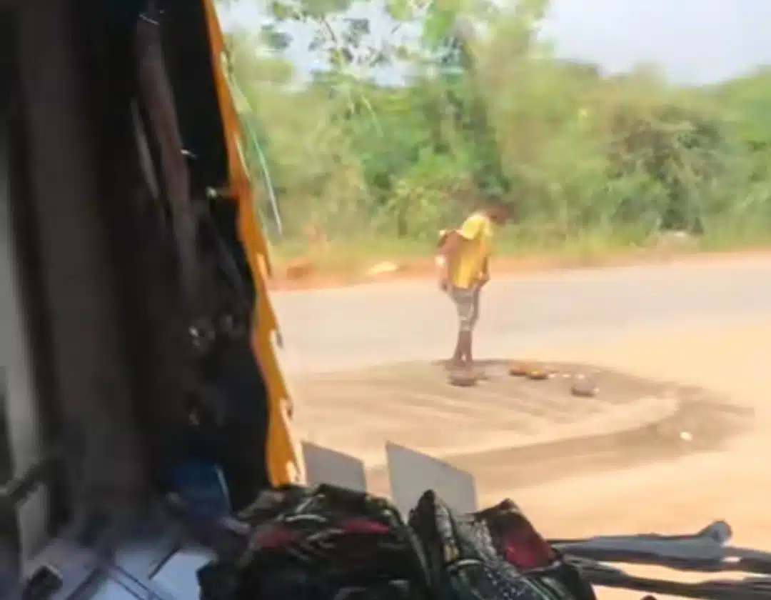 Man eats roadside sacrifice amid economic crisis