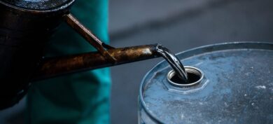 FG commences sales of crude oil in Naira to Dangote, others