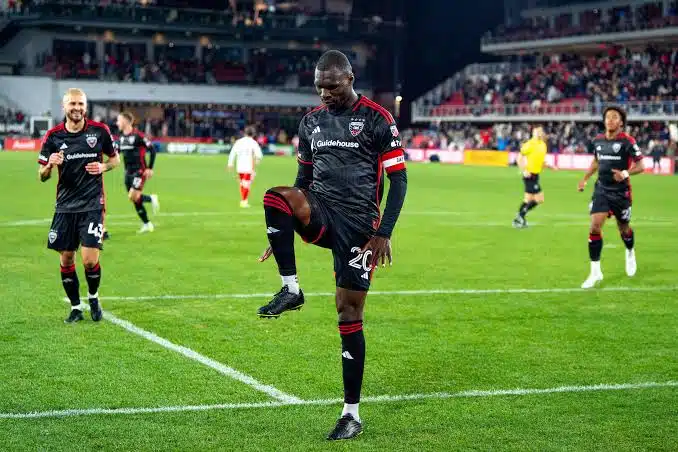 Benteke claims MLS Golden Boot, outshines Messi, Suárez