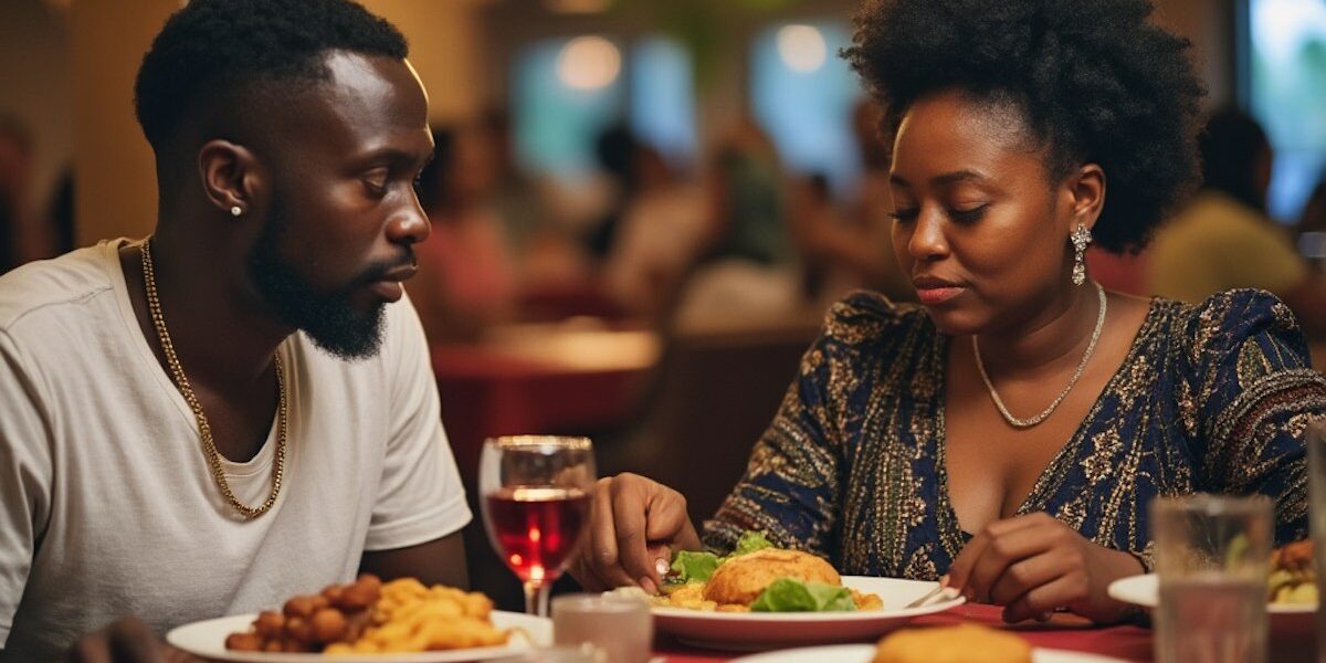 Man calls out lady for buying herself food and eating it alone on first date