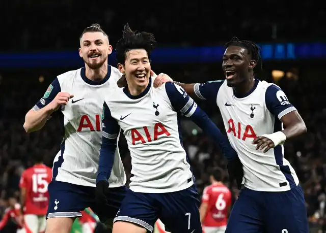 Tottenham beat Manchester United 4-3 to reach Carabao Cup semi-finals