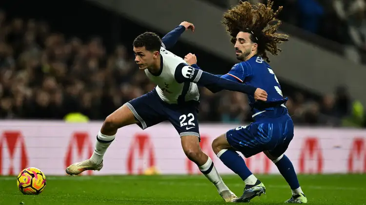 Enzo Maresca teases Cucurella after Spurs error, insists Chelsea are not in title race