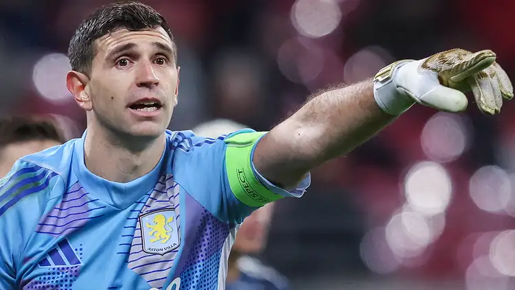 World Cup winner Emi Martinez frustrated by trophy drought at Aston Villa