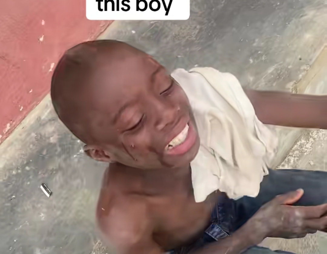 Little boy cries as tailor fails to deliver outfit, sews trousers without top despite working as bricklayer to pay him