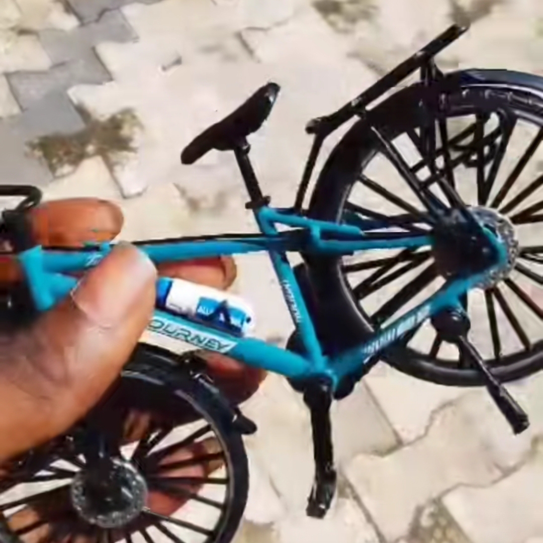 Man orders ₦18k earpod and ₦49k bicycle, receives disappointing items, calls for arrest