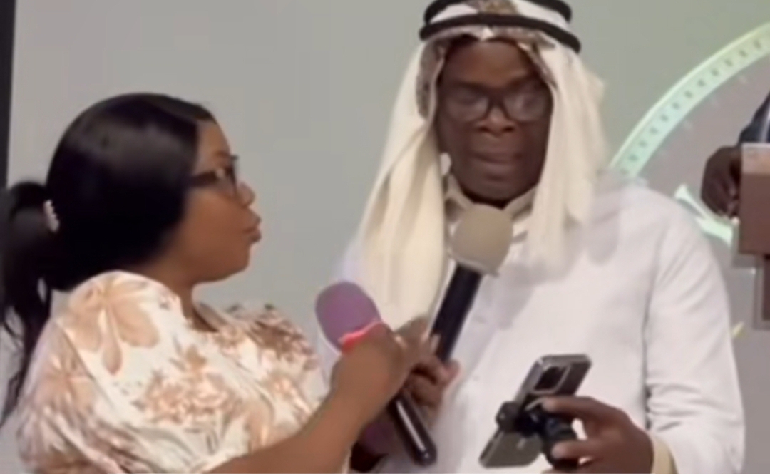 Lady laments as father refuses to remove jalabiya he bought from Dubai, wears it to church