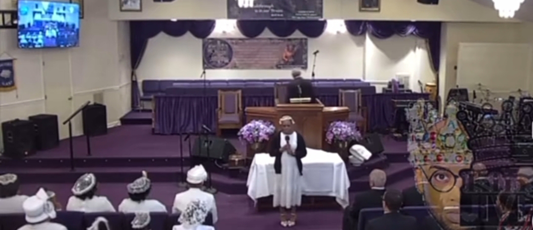 Pastor makes lady apologize in front of congregation for getting pregnant