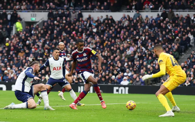  EPL: Isak shines as Newcastle edge Tottenham 2-1, piling pressure on Ange Postecoglou 