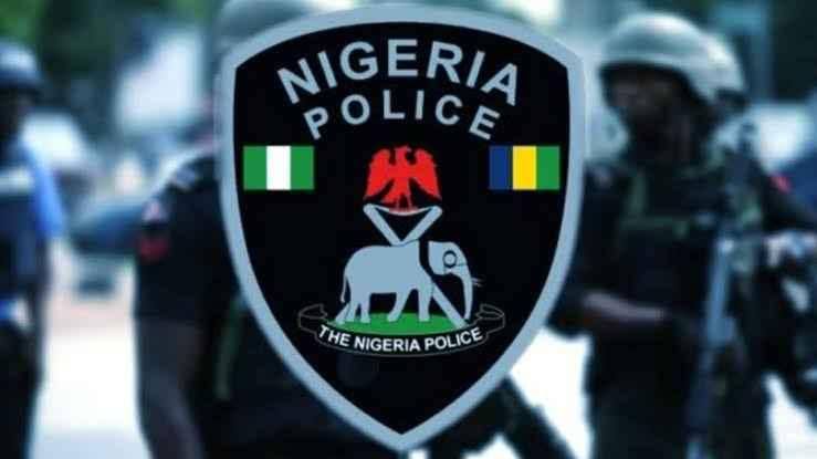 Residents flood Ilorin streets as police officers clash with soldiers 