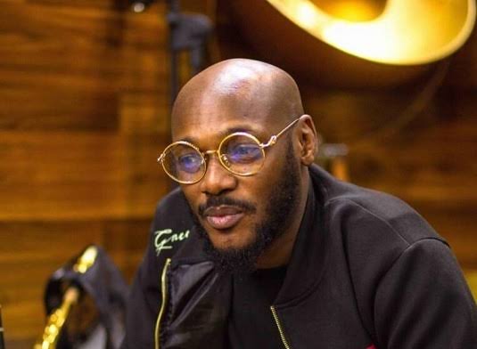 2face Idibia gets cozy with mystery woman amid marriage clash with wife, Annie