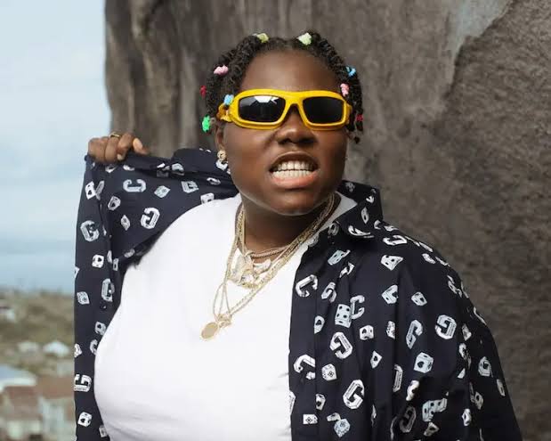 Moment Teni confronts driver for farting in car