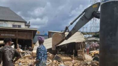 Tears as Oyo govt demolishes 400 shops in Ibadan